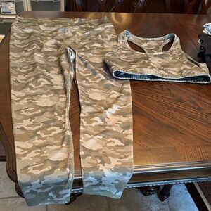 No brand. Tags cut work out set. Camo.